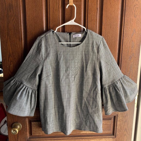 Calvin Klein Tops - NWOT Calvin Klein houndstooth peplum sleeve blouse